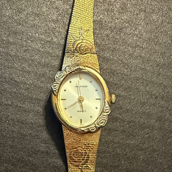 Gold Women's Watch - Picture 1 of 3